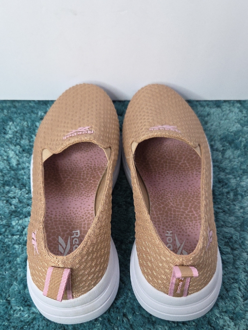 Reebok Women's Slip-On Walking Shoes in Rose Gold Size 8.5 - Picture 5 of 9